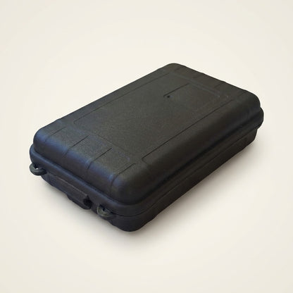 Étui rigide compartimenté du kit de survie Ultime Survie, fermé