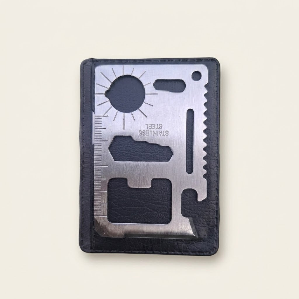 Carte multi-outils inox format carte bancaire du kit de survie